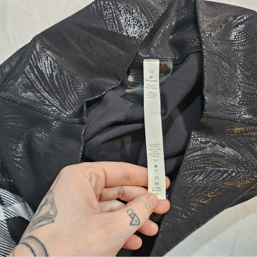 NWOT Lululemon Wunder Under High-Rise Tight 28" *Shine (Acclimatize Black Foil) - Picture 14 of 16